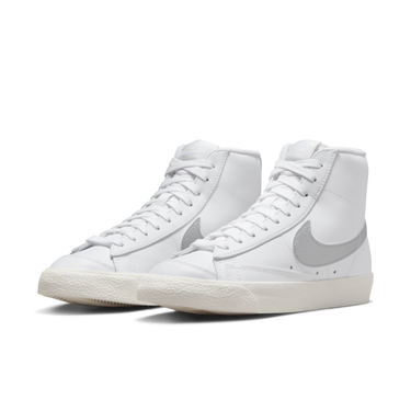 Sneakers og sko Nike Blazer Mid '77 ESS Hvid | DQ7574-100, 1