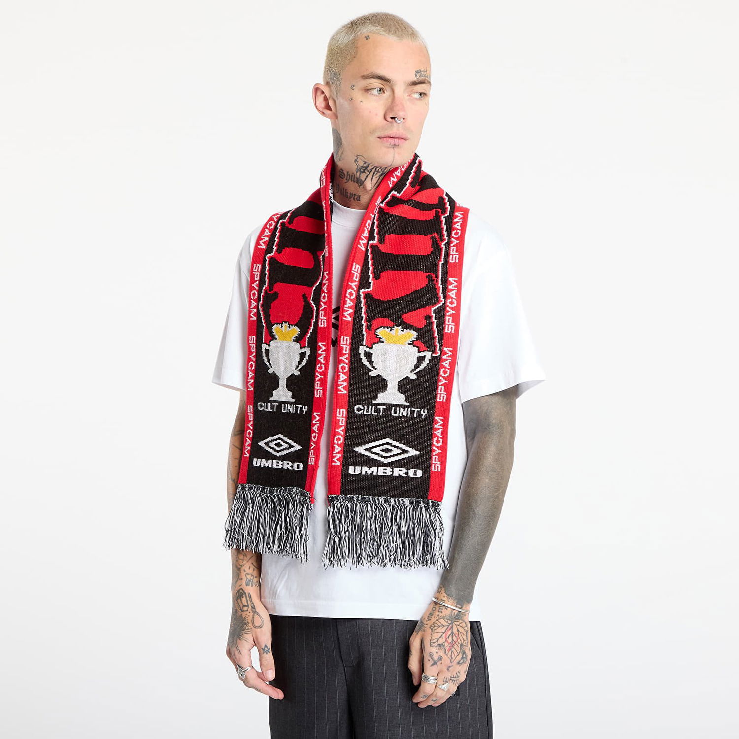 Tørklæde Umbro Cult Unity SPYCAM Knitted Fringe Scarf Flerfarvet | UBMW232YA11 BLK0042, 0