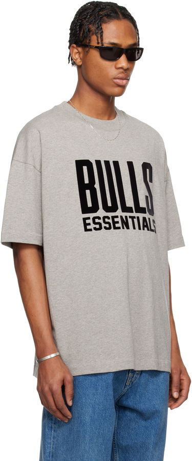 T-shirt Fear of God Fear of God ESSENTIALS NBA Bulls Short Sleeve T-Shirt Grå | 125AL244104F, 1