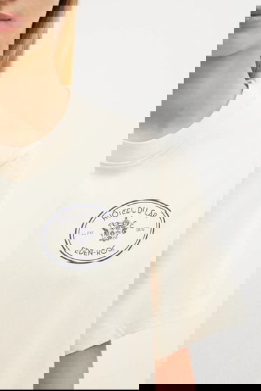 T-shirt Sporty & Rich Cotton T-shirt Kennedy Crest Beige | TO04360666CR01, 7