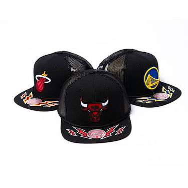 Kasket Mitchell & Ness Recharge Trucker Chicago Bulls Black Sort | HHSS7016-CBUYYPPPBLCK, 2