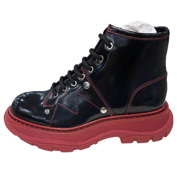 Sneakers og sko Alexander McQueen Alexander Mcqueen Studded Polished Leather Ankle Boots Sort | 595469WHQSG1169