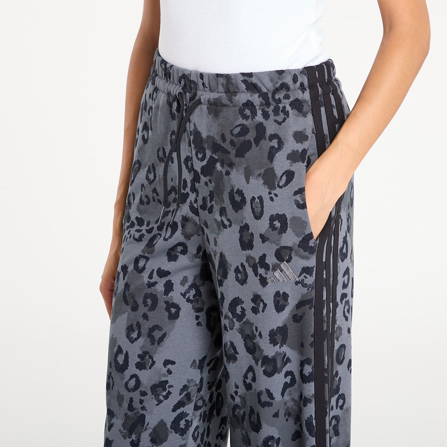 Joggingbukser adidas Performance Adidas Animal Print Open Hem Joggers Grå | JM1839, 1