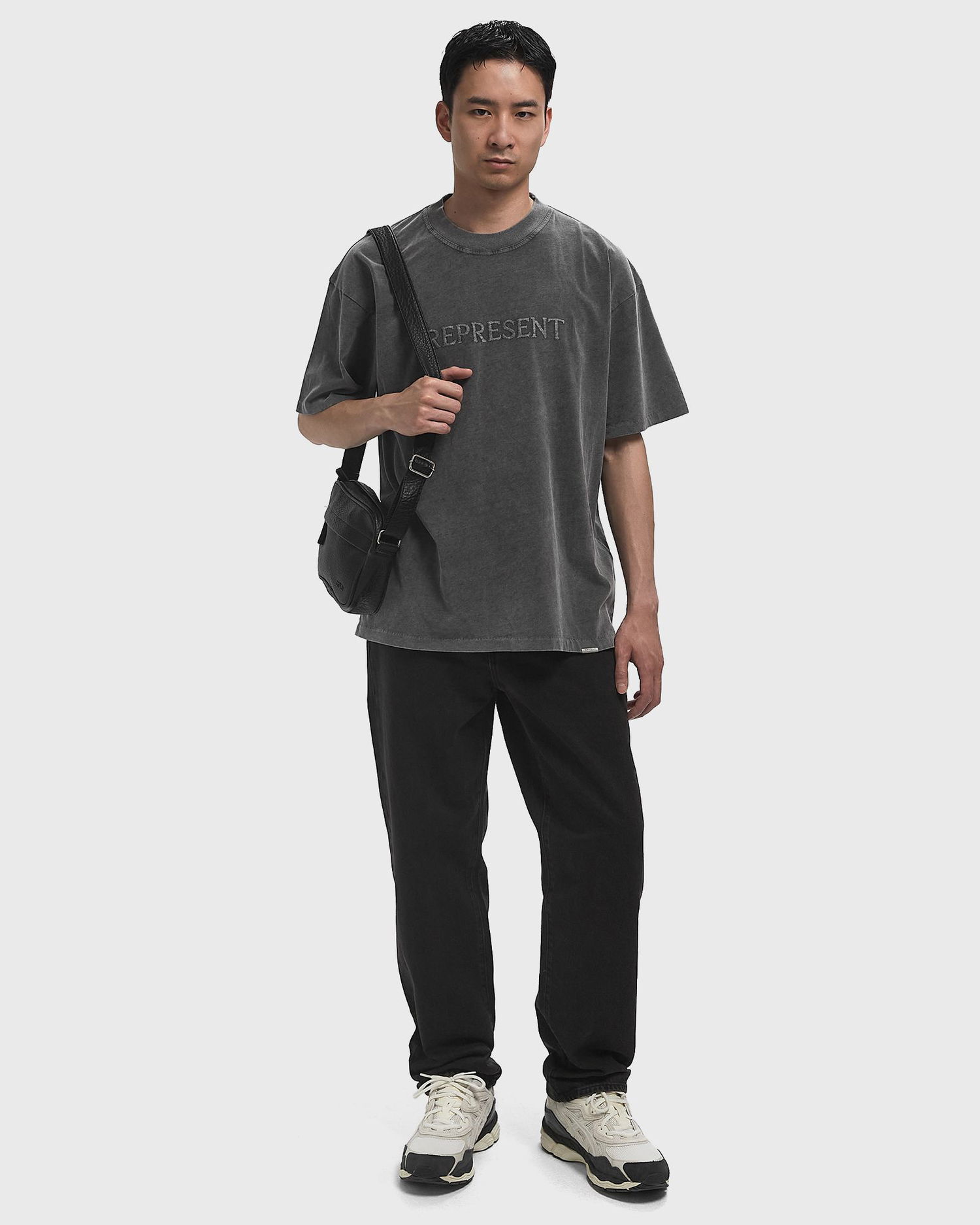 T-shirt Represent Clo Serif Logo Embroidered T-Shirt Sort | MLM100234-47, 1