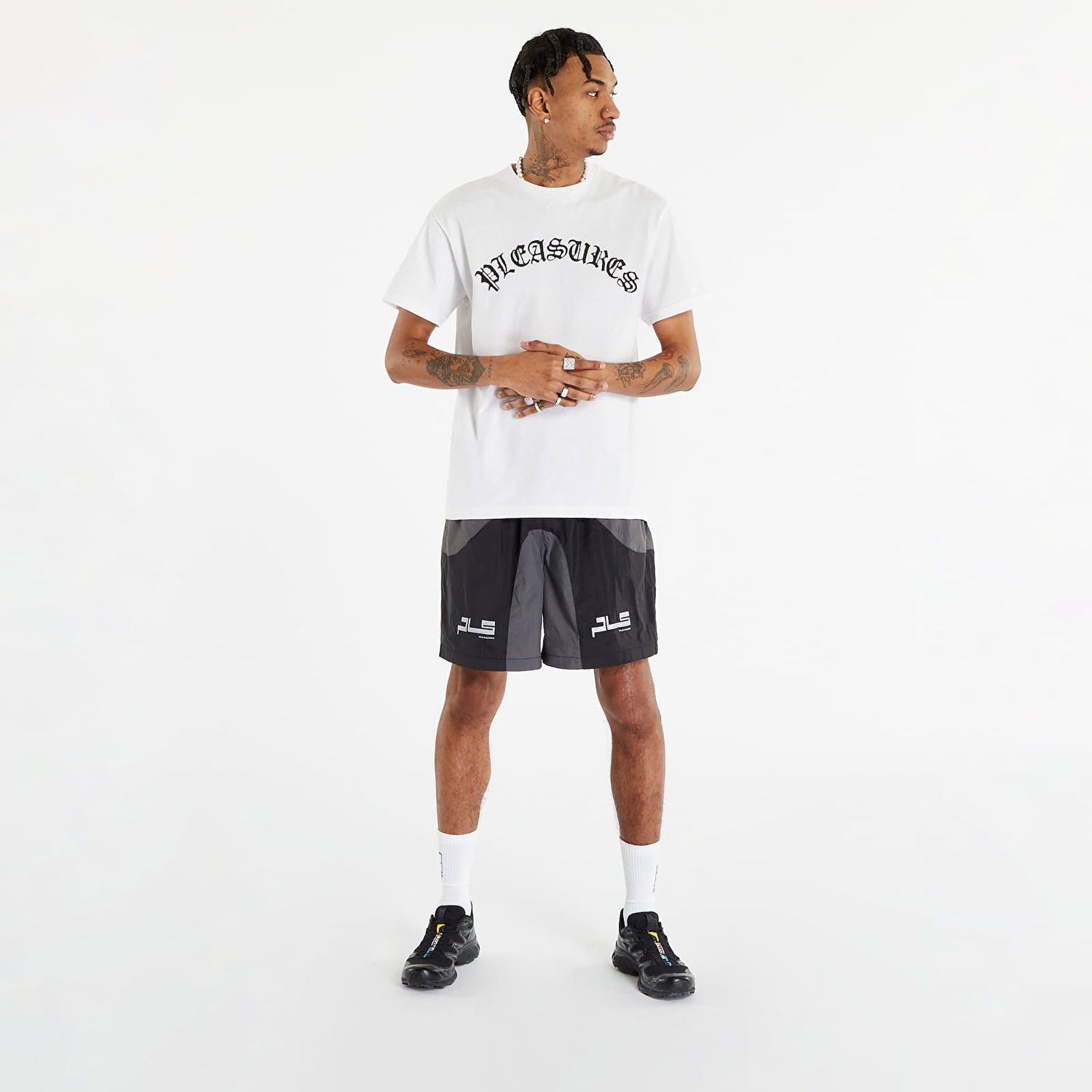 T-shirt Pleasures Old E Logo T-Shirt Sort | P23SP063 WHITE, 0
