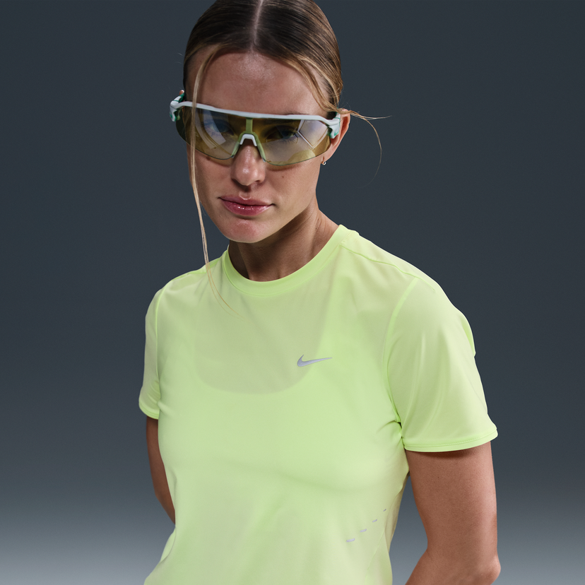 T-shirt Nike Swift Dri-FIT Short Sleeve Running T-Shirt Gul | HM9698-701