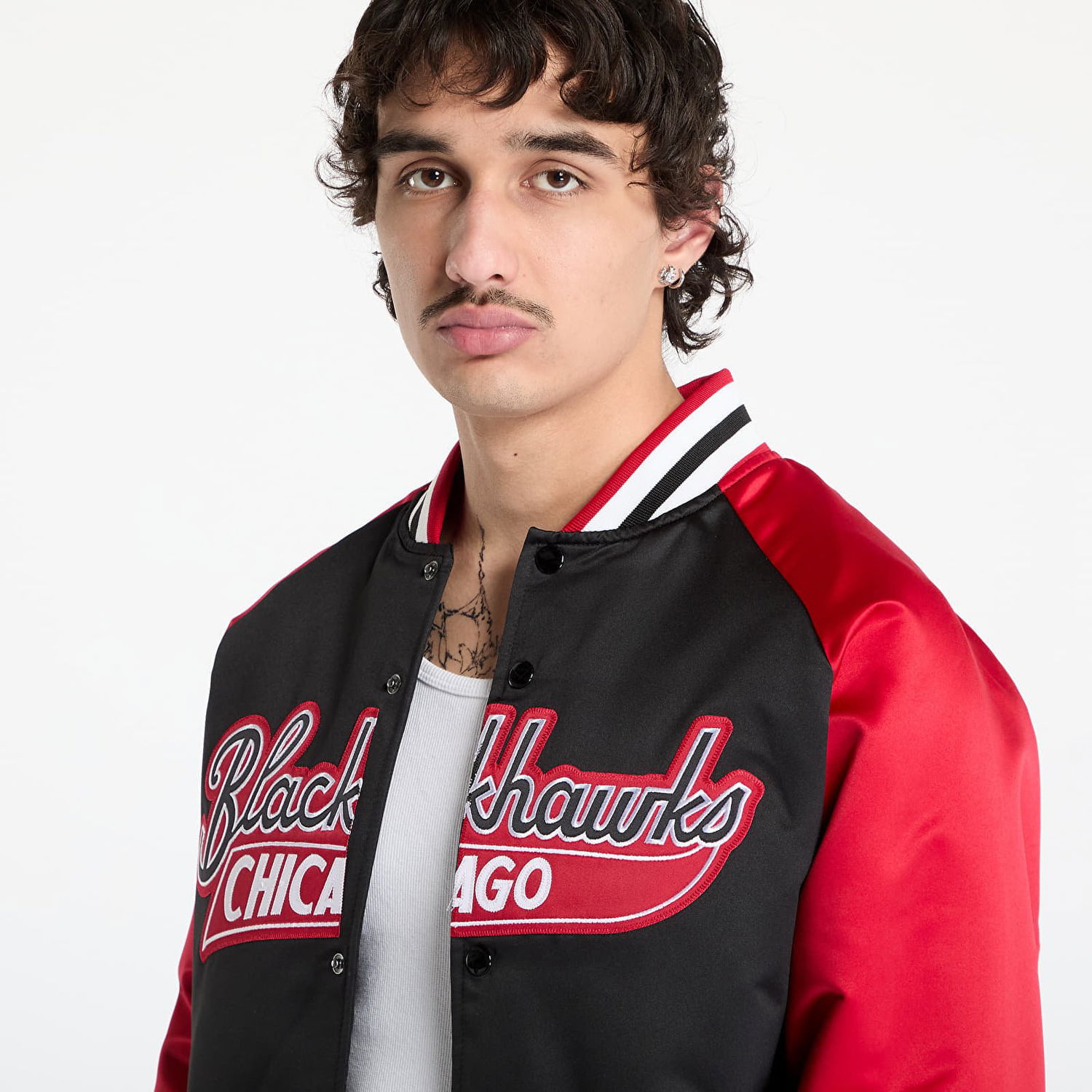 Bomberjakke Mitchell & Ness Mitchell & Ness NHL Blackhawks Double Clutch Satin Jacket Rød | JK9196-CBHBKSC, 1