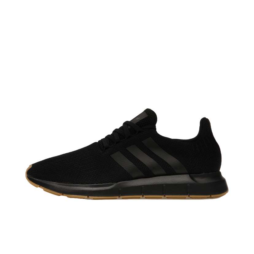 Sneakers og sko adidas Originals Swift Run Black Gum Sort | DB3603