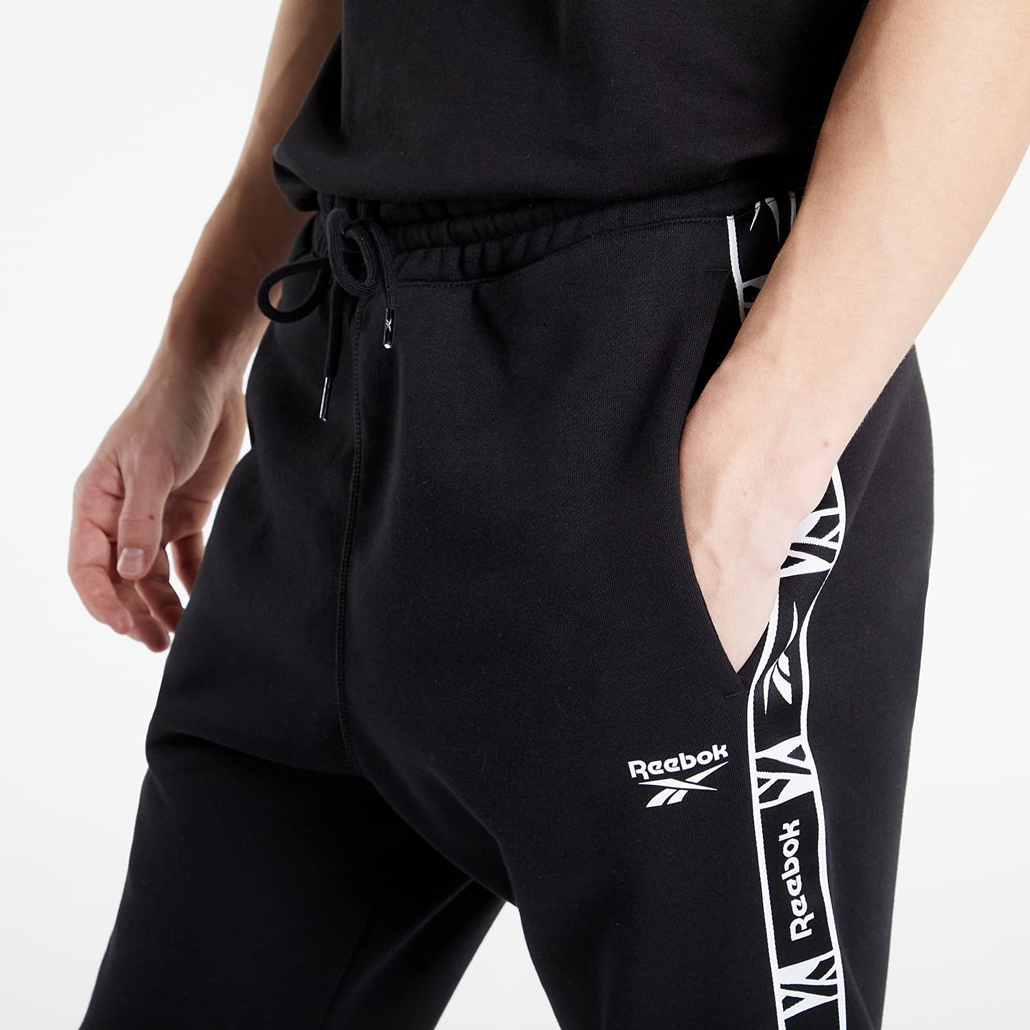 Joggingbukser Reebok Tape Jogger Sort | HB5978, 1