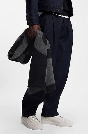 Tørklæde BOSS Wool-blend scarf with stacked logos Flerfarvet | 50524767, 1