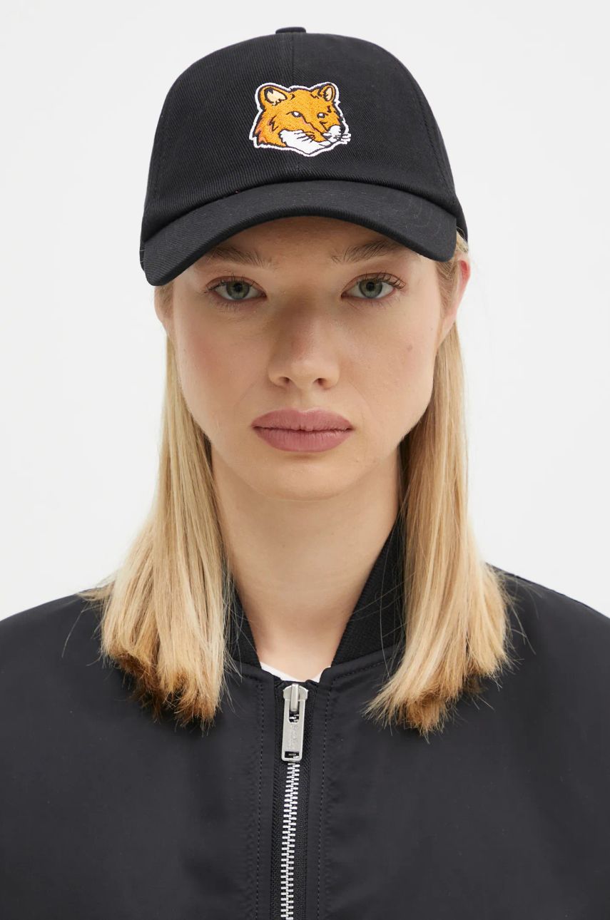 Kasket MAISON KITSUNÉ Large Fox Head 6P Cap Sort | MM06103WW0096, 1