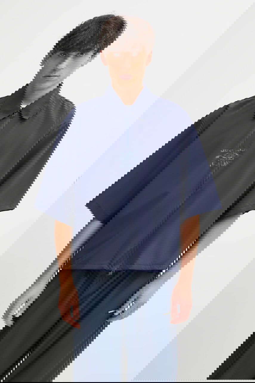 Skjorte Rains Rains x Umbro Relaxed Short-Sleeve Collared Zip-Up Shirt Mørkeblå | 20910.142, 0